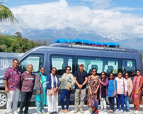 group and corporate taxi booking in dharamshala, himachal
